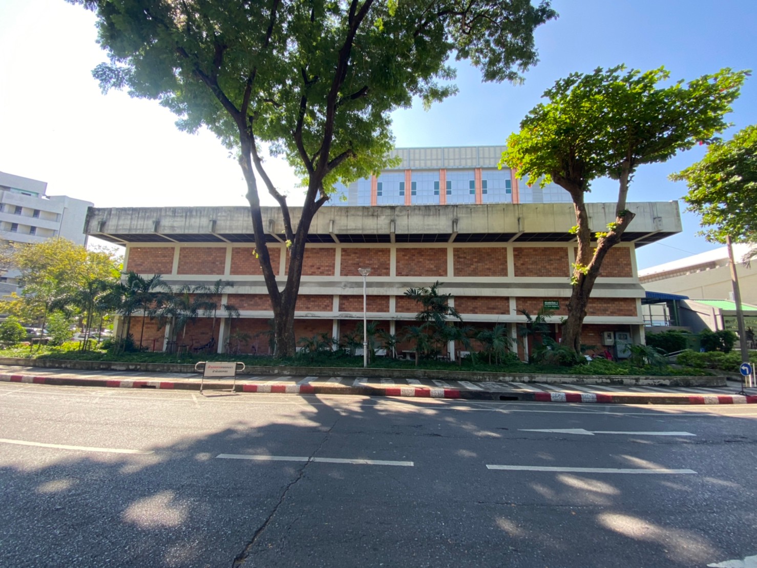 สนามกีฬาในร่ม 2 « Chulalongkorn University Sports Center